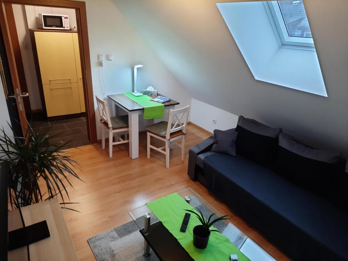 Sarah Klein Aber Fein Appartement Wellesweiler Buitenkant foto