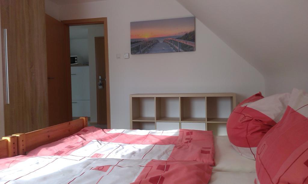 Sarah Klein Aber Fein Appartement Wellesweiler Buitenkant foto